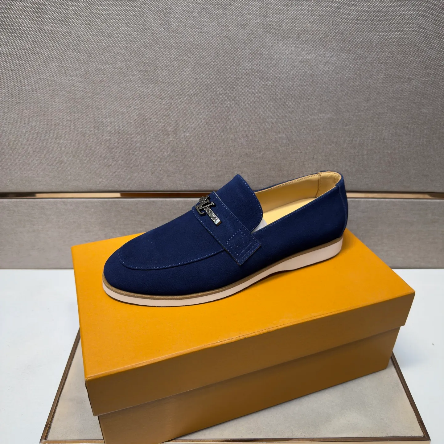Men's men's shoes 💰pp442 [LV～] Men's casual shoes 2026z cabinet sales simultaneously 🔶Size: 38-44 #️⃣ 🔷4 colors🔜The upper is made of cowhide stitching ➕Cowhide lining, comfortable and breathable, sole: original comfortable and wear-resistant outsole, ⚠️real thing📱photographed🎬real thing is better📢📢📢